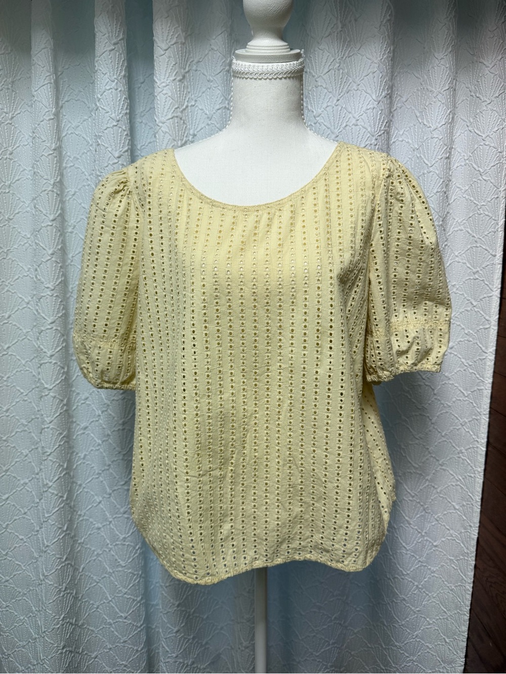 LOFT Pale Yellow Eyelet Puff Sleeve Blouse - Picture 1 of 5